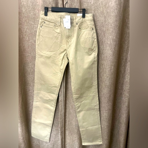 American Eagle Outfitters Khaki Chinos-NWT - Picture 1 of 6
